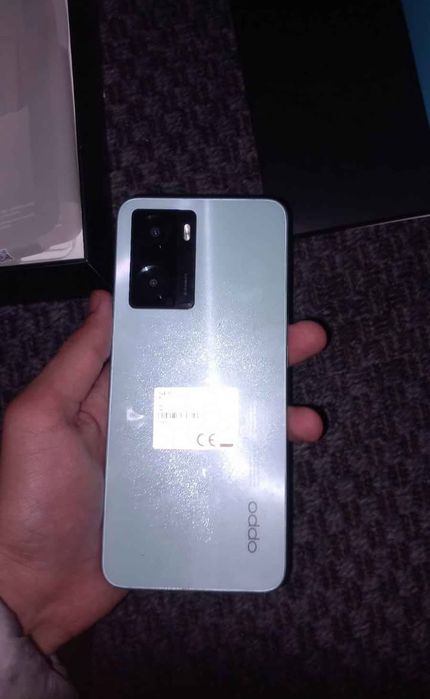 Oppo A57. 4GB. como novo