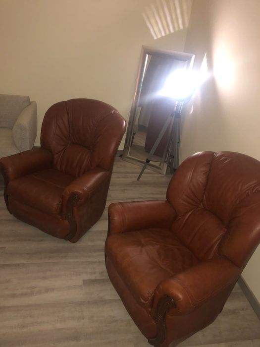 Duas poltronas usadas
