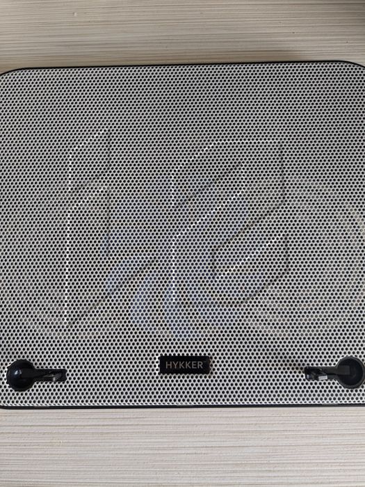 Охолоджуюча підставка під ноутбук