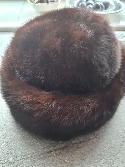 Czapka-toczek zimowa.
