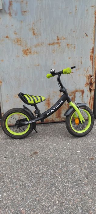 Продам беговел детский