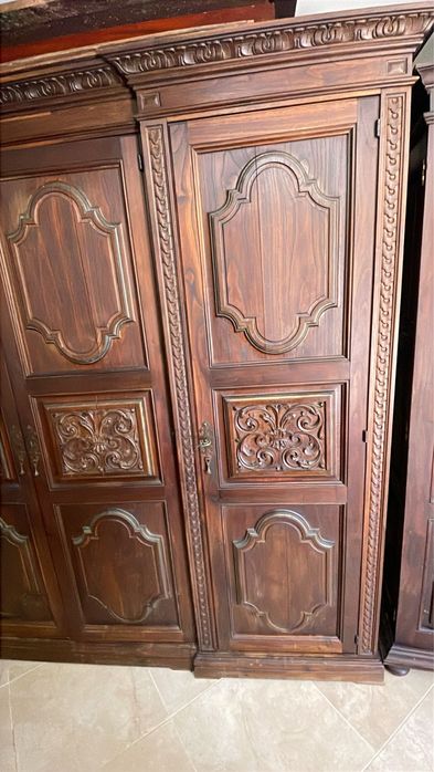 Armario castanho madeira macica