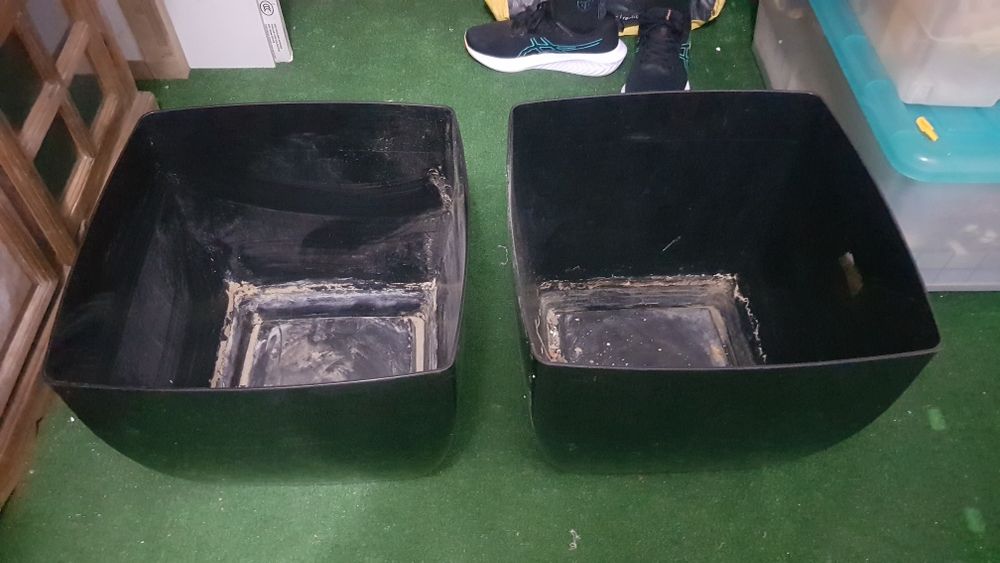 2 Vasos/floreiras com rodas