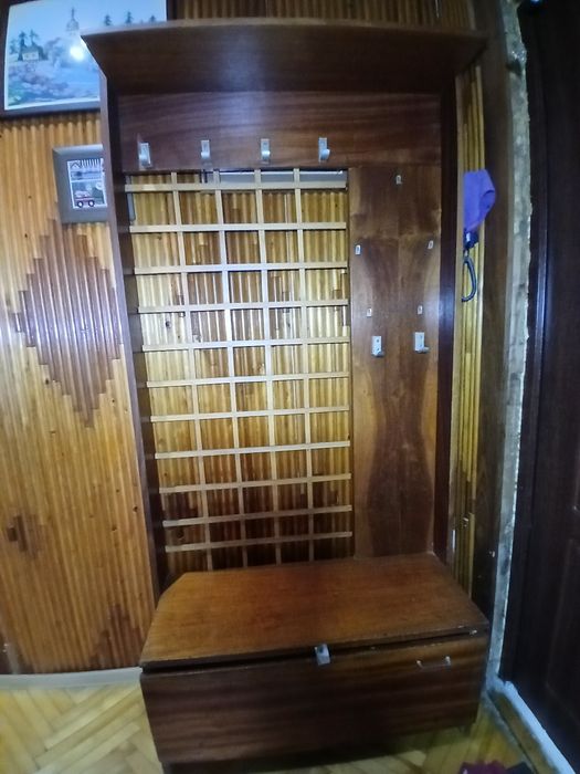 Вішалки для передпокою .