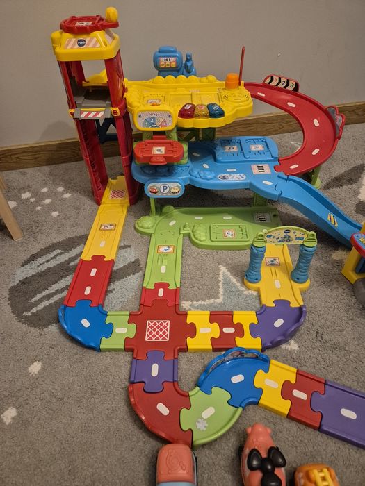 Garaż VTech Tut Tut + warsztat Vtech Tut Tut + tor uliczny + autka