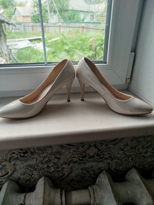 Туфлі лодочки лаковані