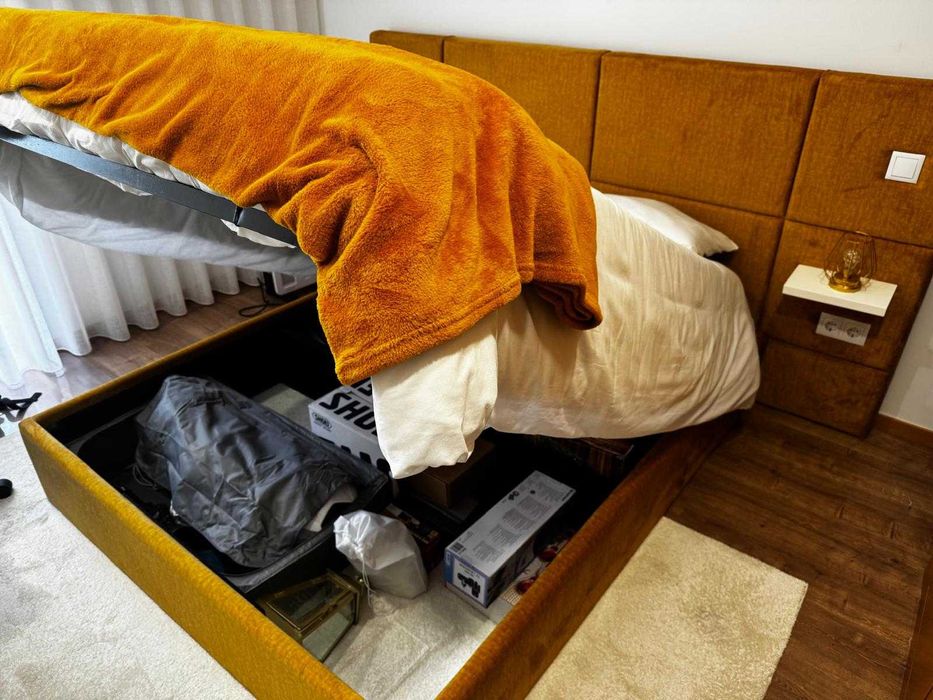 Cama de casal NOVA estofada com estrado elevatório e arrumação