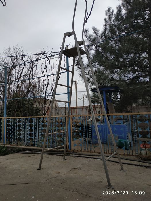 Лестница-стремянка садовая из алюминия