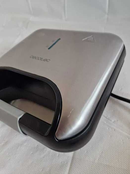 OPIEKACZ DO KANAPEK Cecotec Rock'nToast Grill 800W