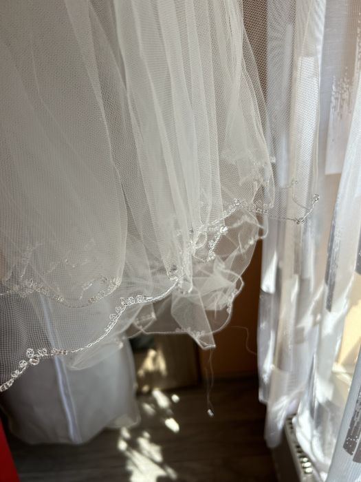 Zjawiskowa suknia ślubna + welon z kryształkami