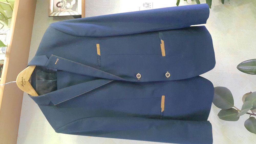 Костюм мужской синего цвета