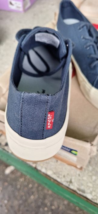 Sprzedam nowe trampki Levis