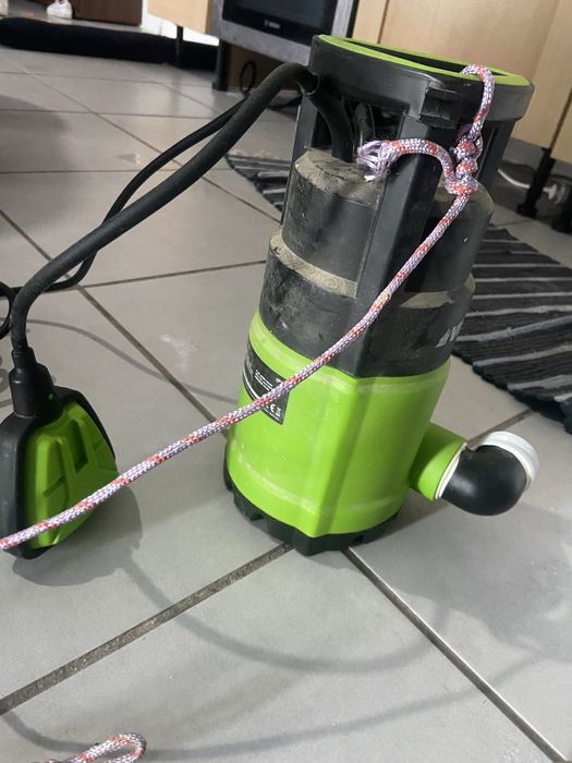 Bomba de agua usada