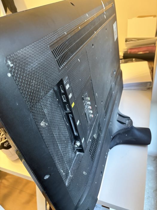 TV LCD Samsung+ Soundbar Grundig