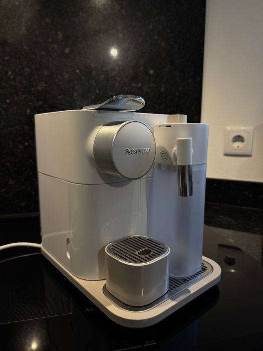 Maquina Nespresso DeLonghi Gran Lattissima