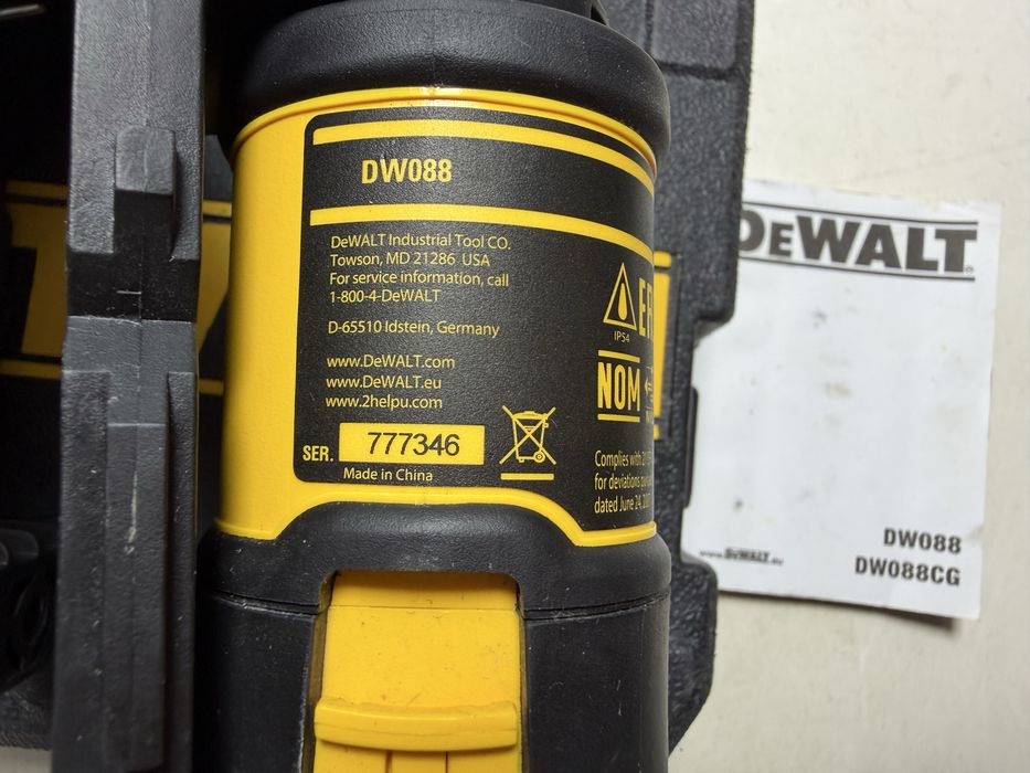 Лазерний рівень DeWALT DW088