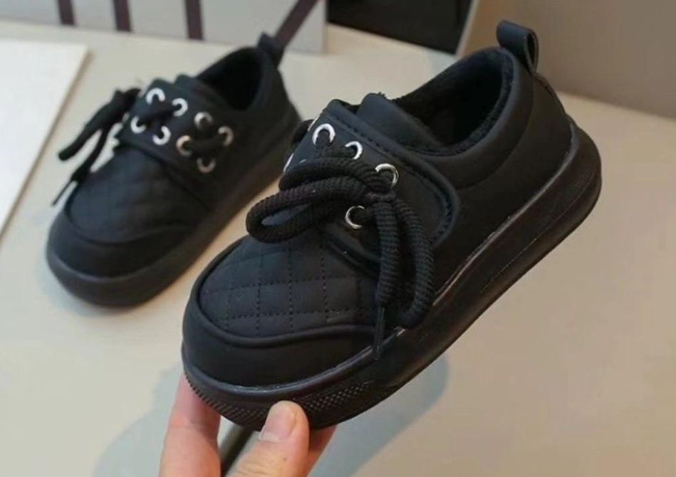 Продам чорні чоботи на осінь