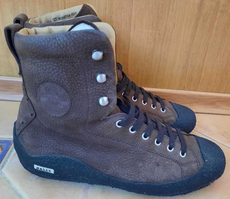 Продам чоботи коричневі чоловічі BALLY