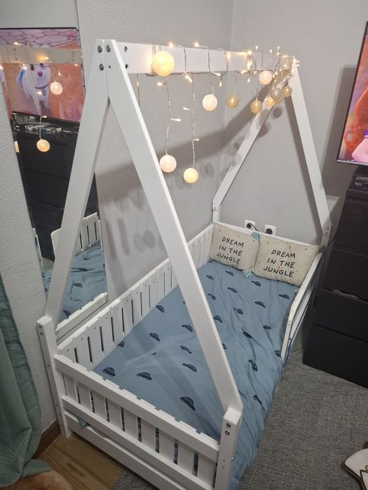 Cama montessori criança