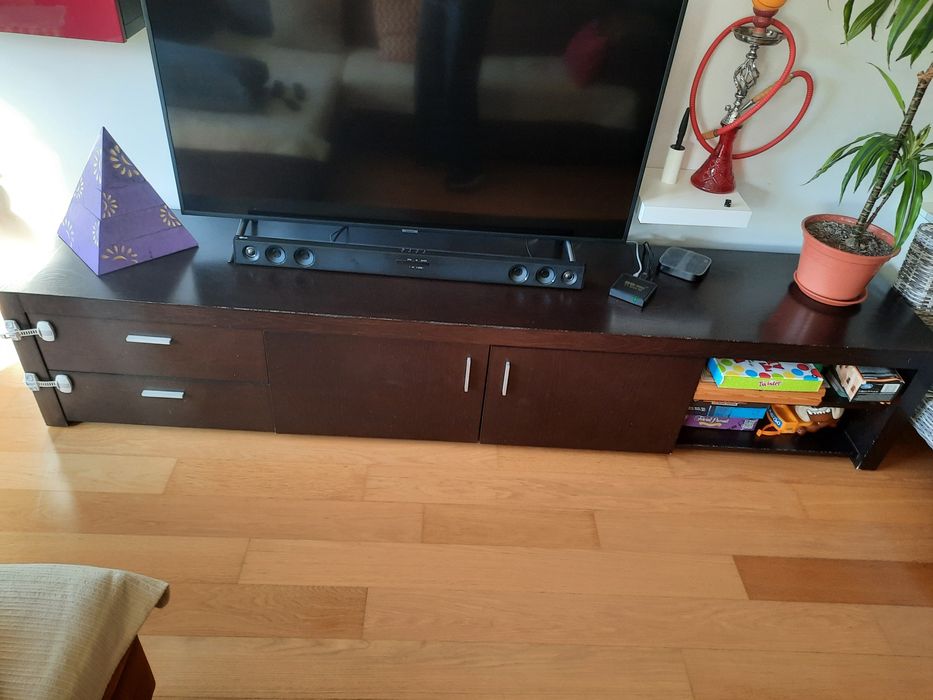 vendo movel tv em Madeira Maciça