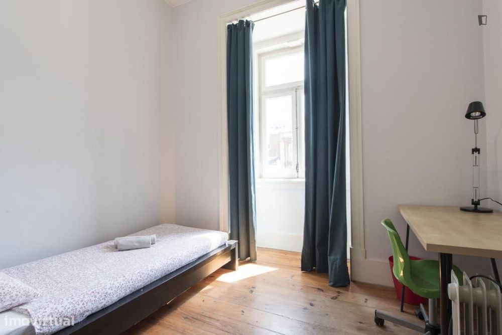 Quarto - localizado em Intendente Lisbon