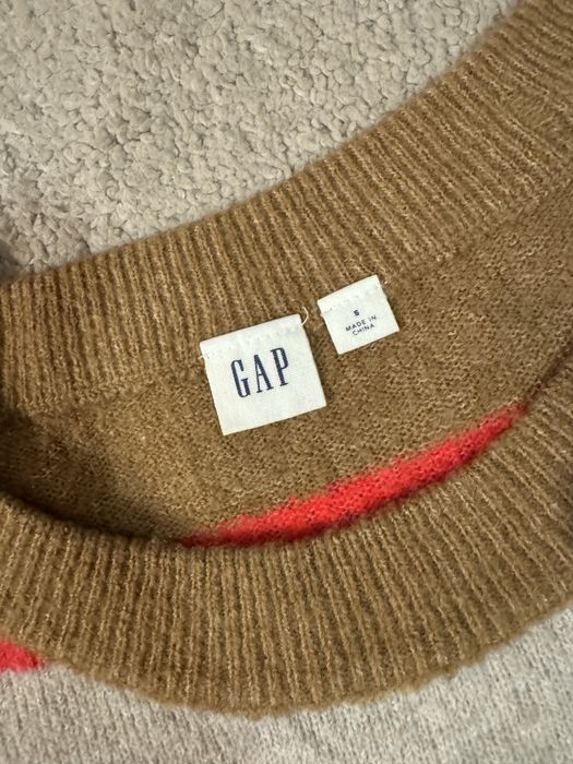 Светр жіночий GAP у смужку