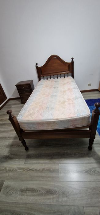 Vendo camas em bom estado