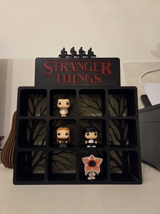 Półka na figurki Kinder Joy - Stranger Things