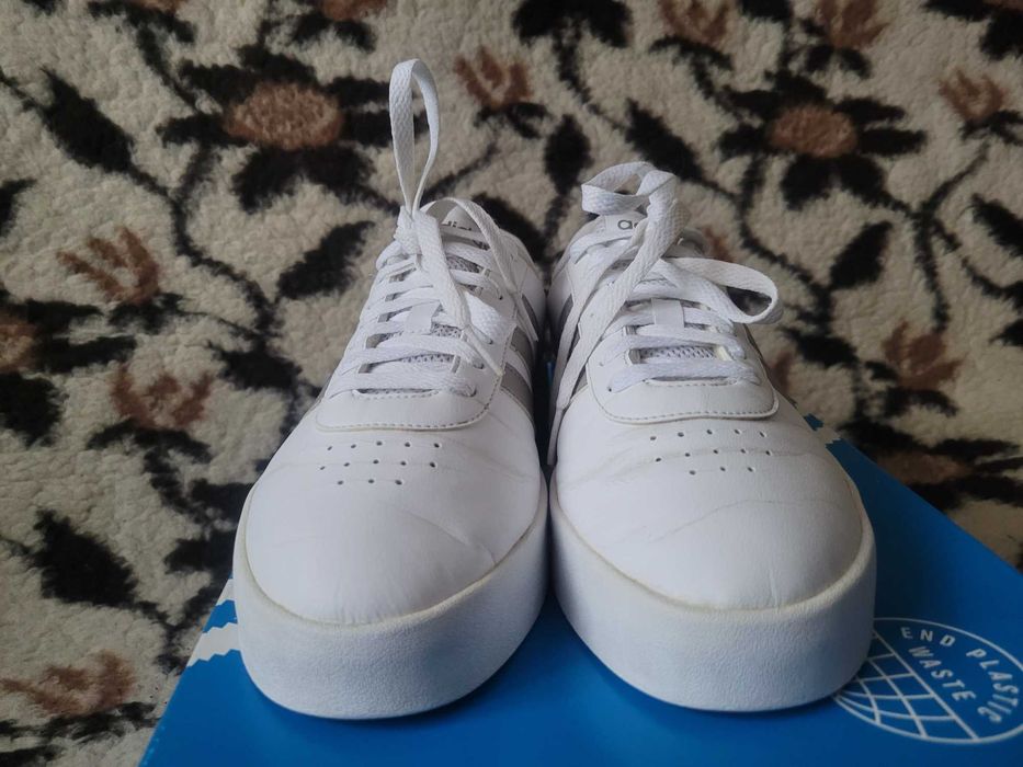 Super skórzane sneakersy Adidas Court Bold r.40 2/3