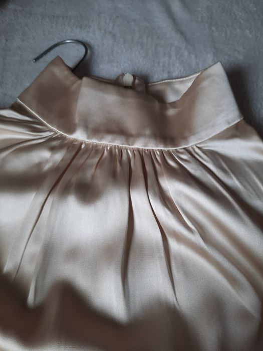 Sukienka satyna beżową H&M