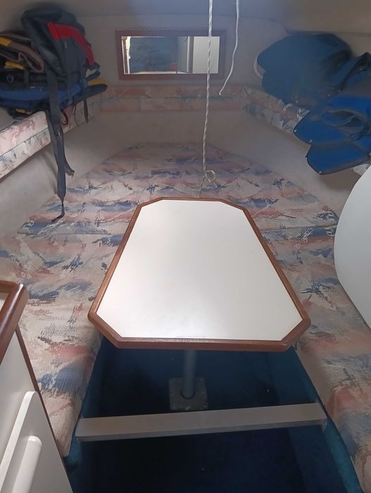 Jacht motorowy motorówka Sea Ray Sundancer 230 V8 5,0 Mercruiser Alpha