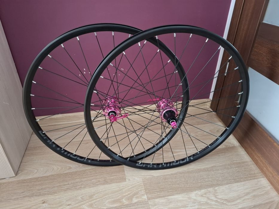 Nowe koła 27,5 dartmoor hassns pink maszynowe łożyska