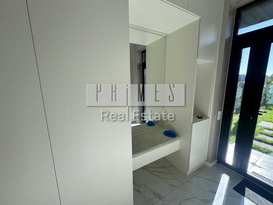 Продаж будинок з ремонтом у закритому котеджному містечку, Підгірці