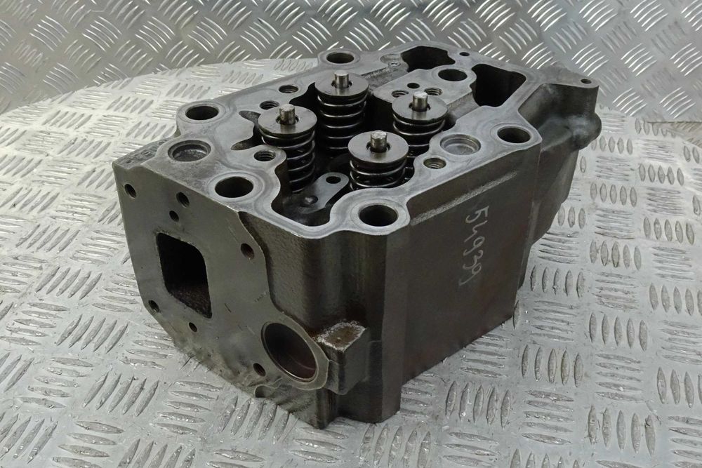 Głowica do silnika Liebherr D9508. Cylinder head for D9508