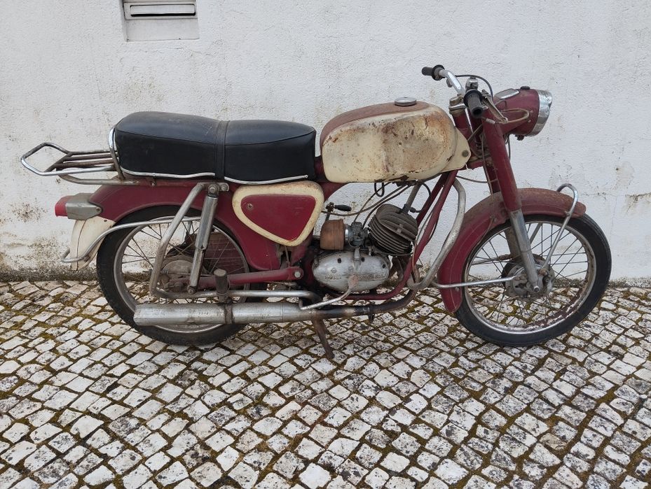 Motorizada antiga casal masac