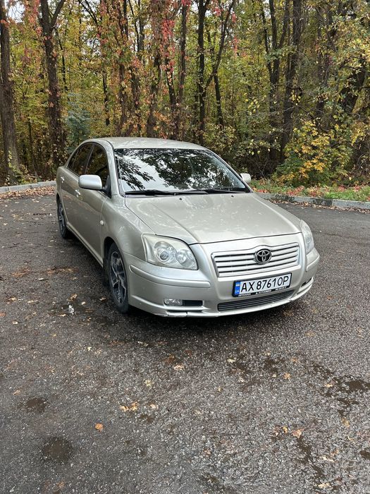 Toyota avensis..