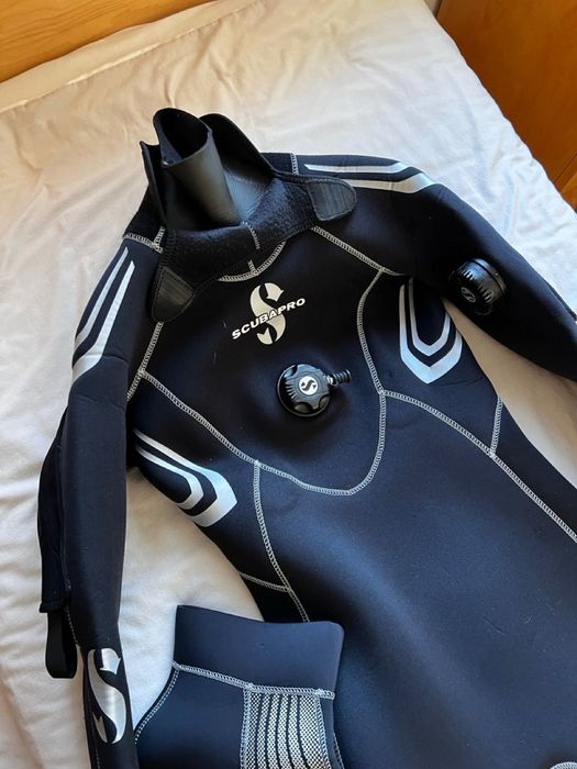 Scubapro Lady Dry Suit + Polar Undergarment