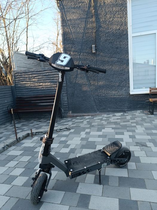 Продам електросамокат Kukirin g2
