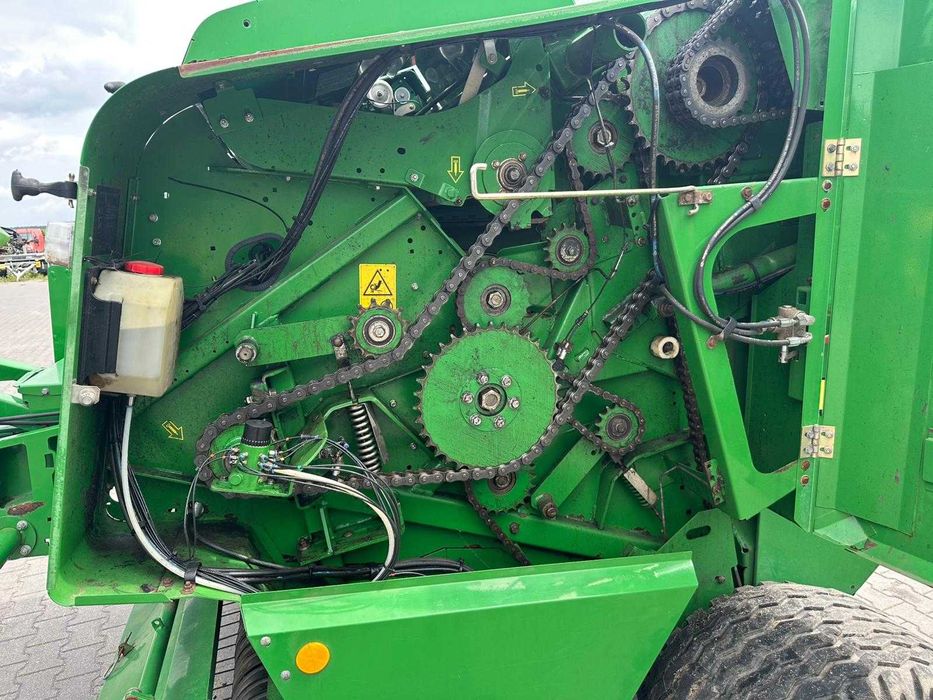 Prasa John Deere 623 MultiCrop