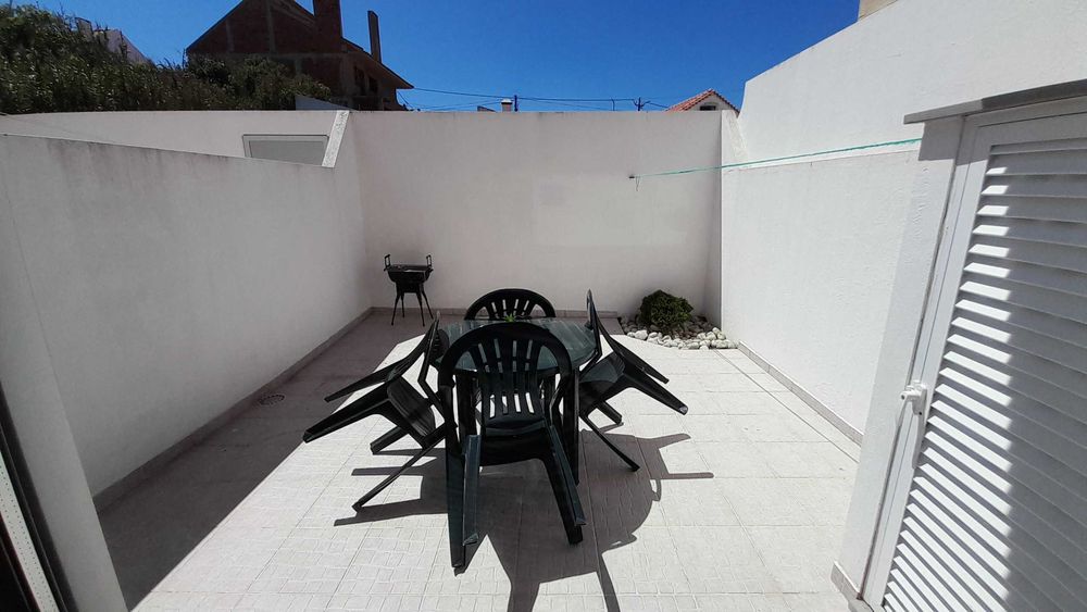 Arrenda-se apartamento T1 para férias-  Setembro