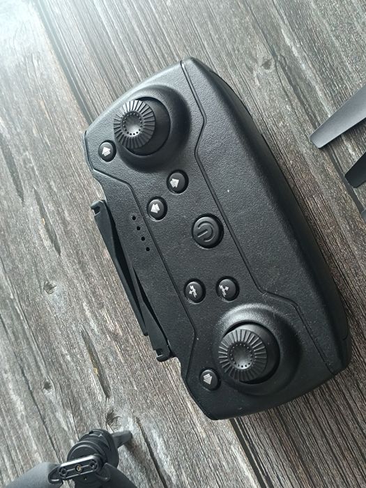 Квадрокоптер Е99 комплект