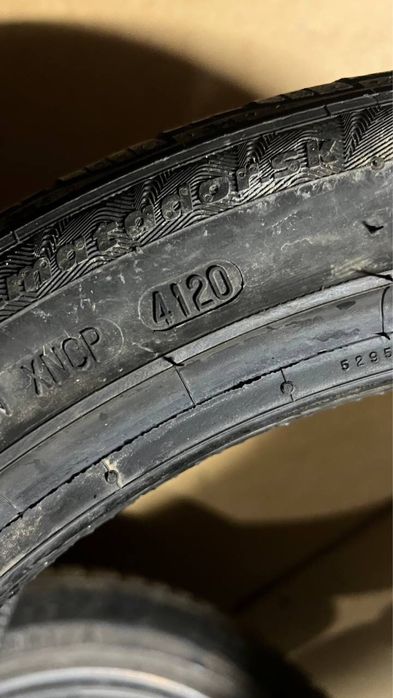 Комплект зимової гуми 225/40/18 Matador