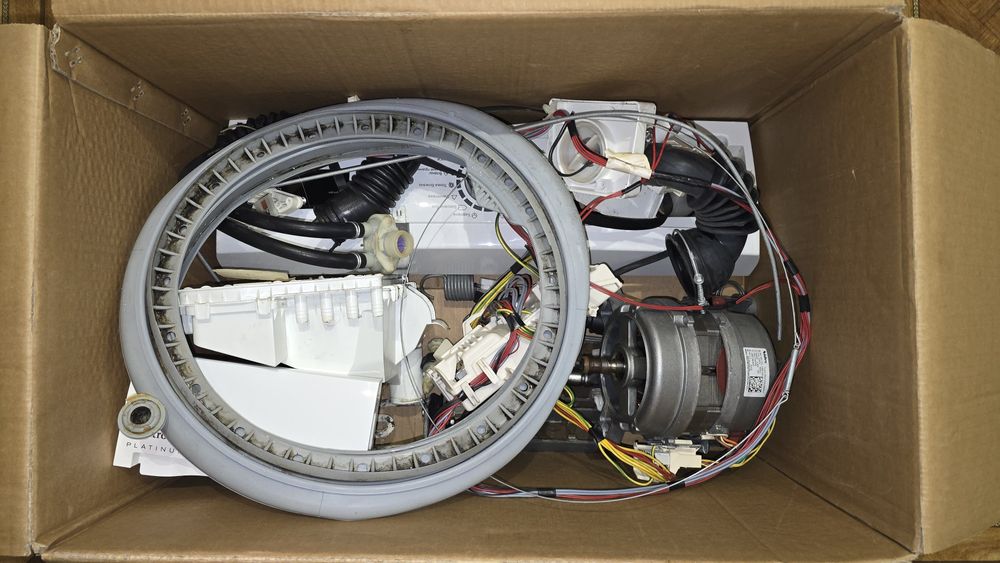 Запчастини з пральної машини ELECTROLUX