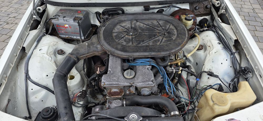 Mercedes coupe c123 w123