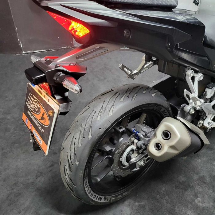 Honda CB500F 2023