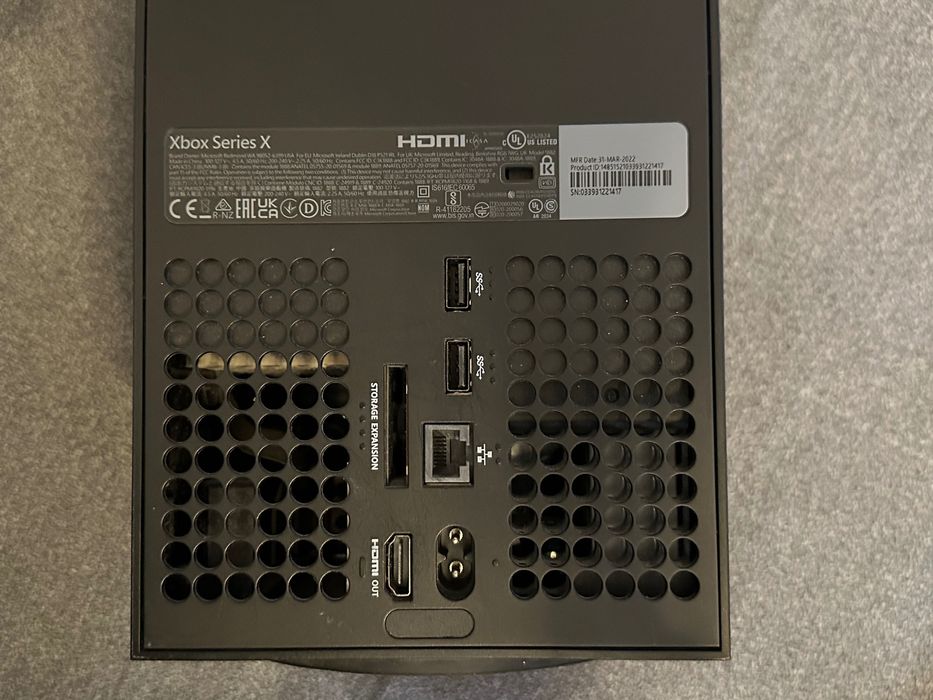 Xbox Series X 1TB + pady