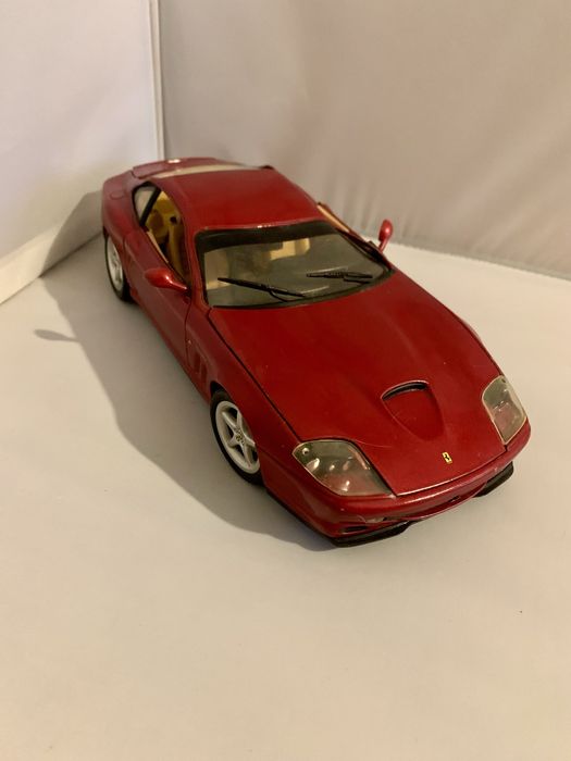 Viatura FERRARI 550 Maranello miniatura