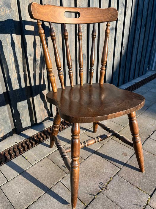 Vintage krzesło "Made in Yugoslavia" – klasyczny styl