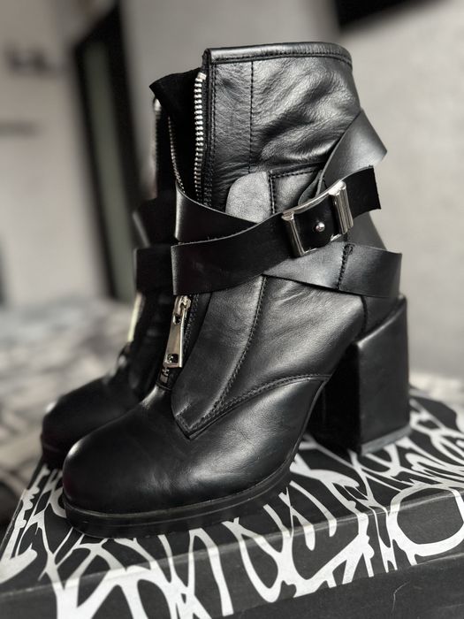 Продам зимние ботинки