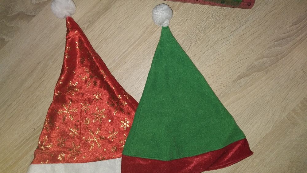 Різдвяні шапки Діда Мороза